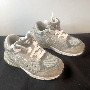 Boy/Girls new balances 990